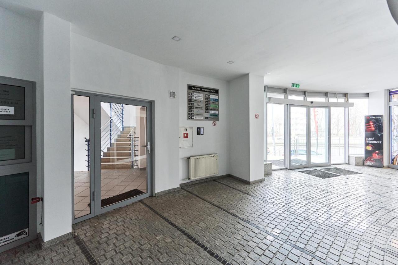 Apartments Wroclaw Legnicka By Noclegi Renters Esterno foto
